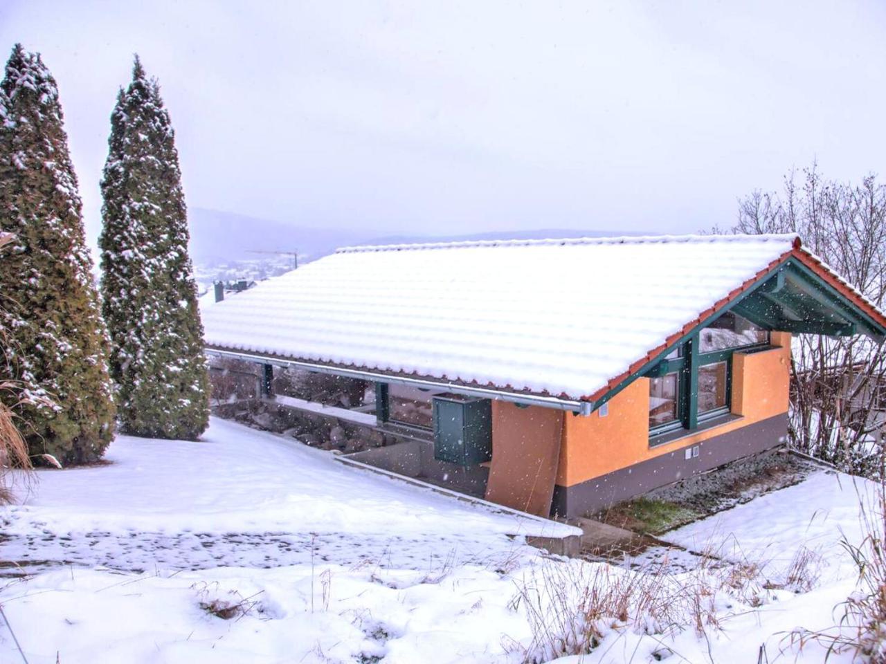 Holiday Home With Whirlpool And Sauna In Viechtach Exterior foto